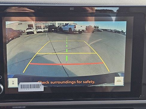 Used 2025 Toyota Camry SE w/ Convenience Package image 11