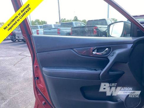 Used 2020 Nissan Rogue S FWD image 13