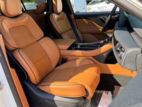 New 2026 Lincoln Aviator Black Label w/ Black Label Special Edition AWD/4WD image 6