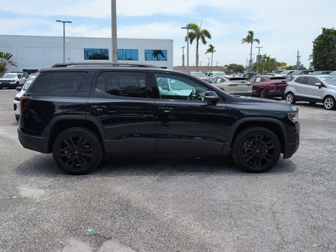 Used 2022 GMC Acadia SLT w/ Elevation Edition FWD image 2