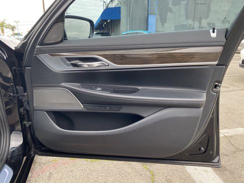 Used 2019 BMW 740i 740i image 21