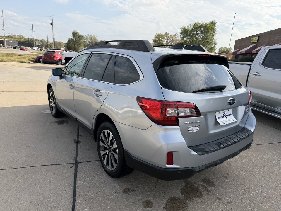 Used 2017 Subaru Outback 2.5i Limited AWD/4WD image 7