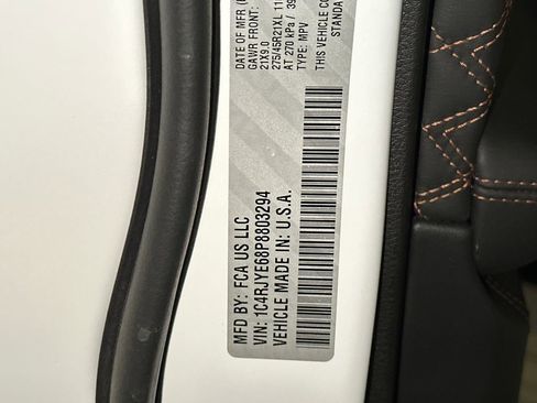 Used 2023 Jeep Grand Cherokee Summit AWD/4WD image 35