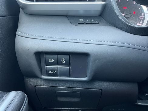 Used 2023 Toyota Highlander LE FWD image 16