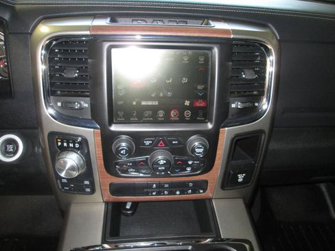 Used 2013 RAM 1500 Laramie w/ Convenience Group AWD/4WD image 15