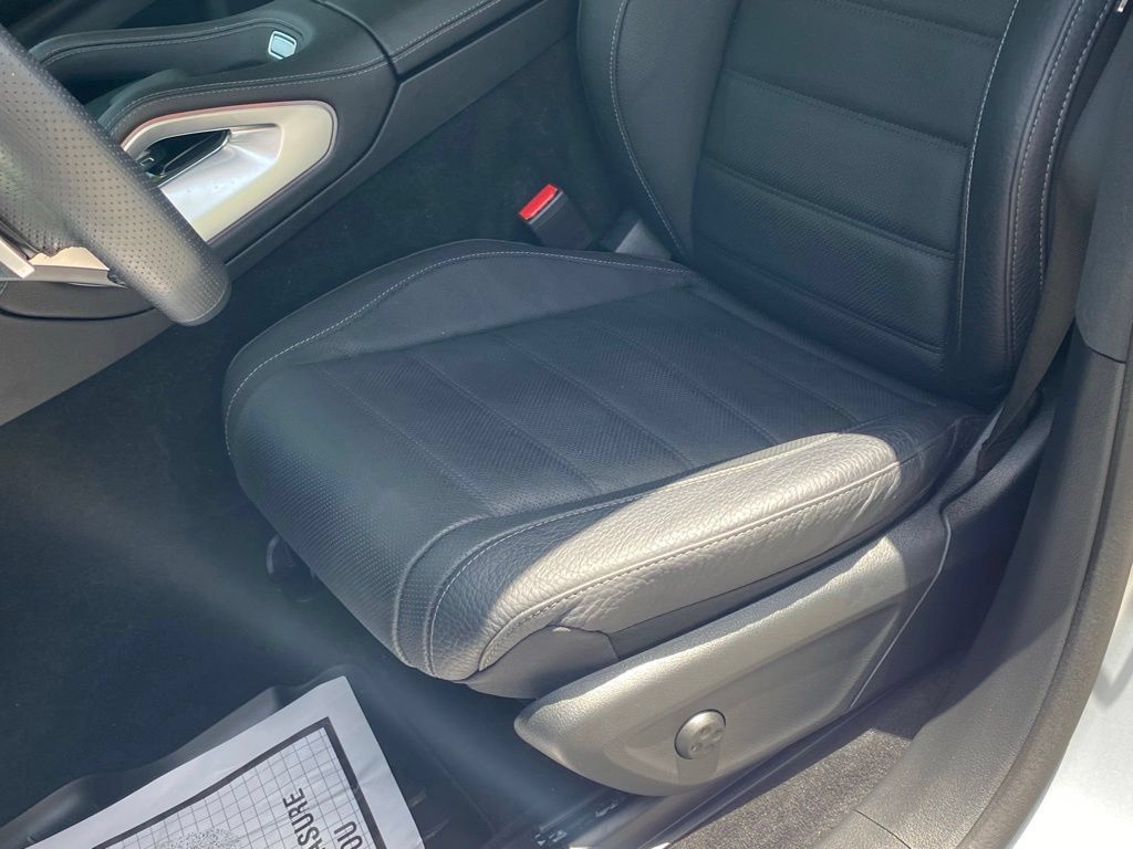 Used 2025 Mercedes-Benz GLS 450 4MATIC image 23