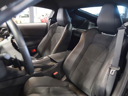 Used 2024 Nissan Z Performance w/ Floor Mat Package RWD image 17