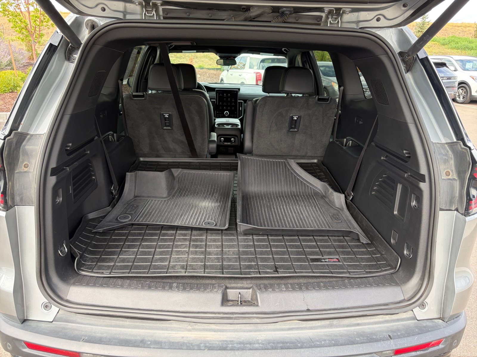 Used 2024 GMC Acadia AT4 w/ Luxury Package AWD/4WD image 32