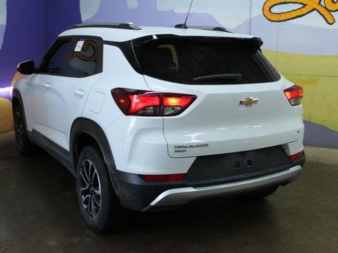 Used 2025 Chevrolet TrailBlazer LT w/ Convenience Package image 6