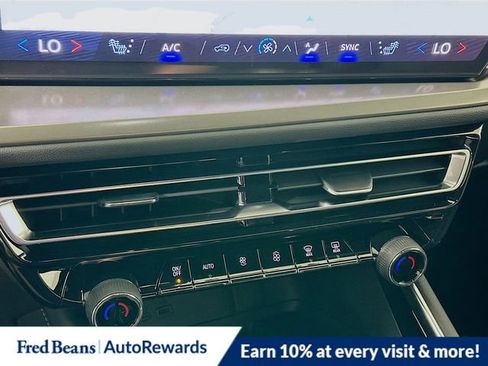 New 2026 Chevrolet Traverse LT w/ Sun and Wheel Package AWD/4WD image 11