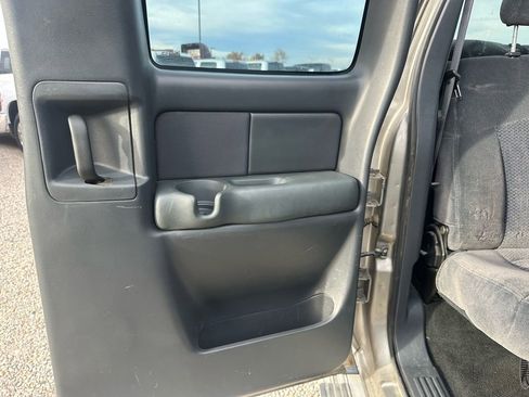 Used 2001 Chevrolet Silverado 2500 LS image 21