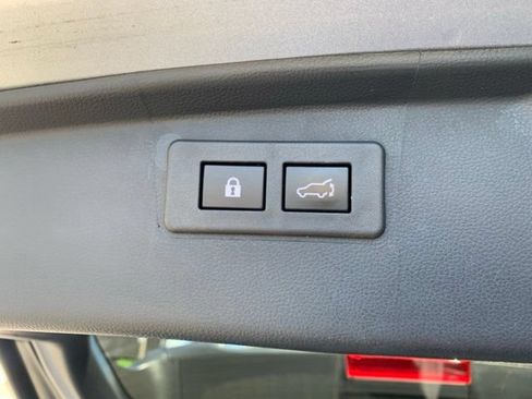 Used 2023 Subaru Outback Touring XT AWD/4WD image 6