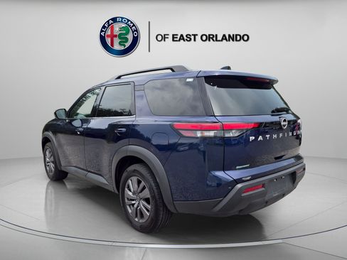 Used 2025 Nissan Pathfinder SV FWD image 5