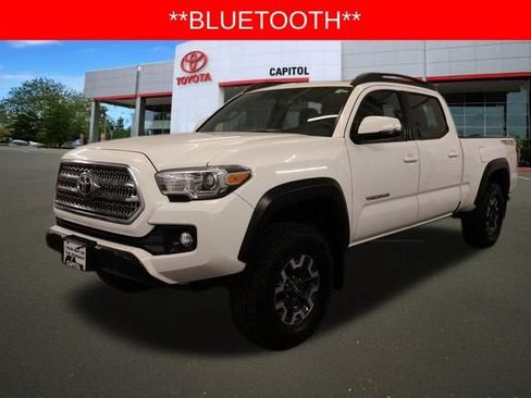 Used 2016 Toyota Tacoma TRD Off-Road w/ Premium & Technology Package AWD/4WD image 8