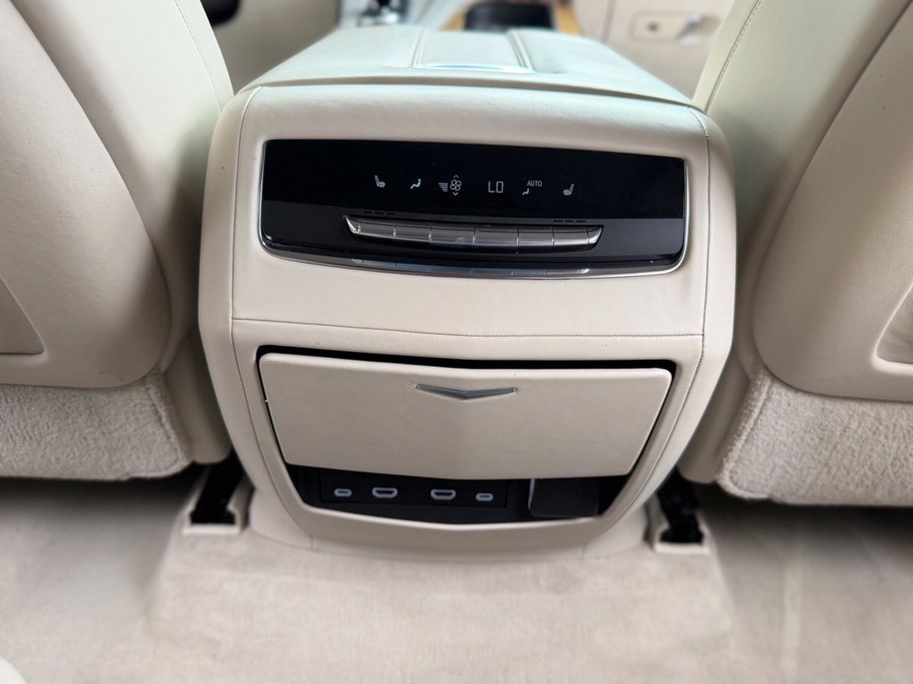 Used 2021 Cadillac Escalade Premium Luxury Platinum w/ LPO, Radiant Package AWD/4WD image 54