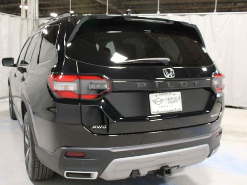 Used 2025 Honda Pilot Touring image 21