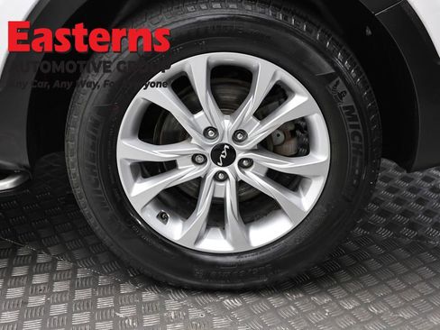 Used 2022 Kia Telluride LX image 8