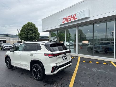 New 2026 Volkswagen Tiguan SE R-Line AWD/4WD image 3