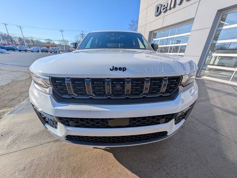 New 2026 Jeep Grand Cherokee Limited image 9