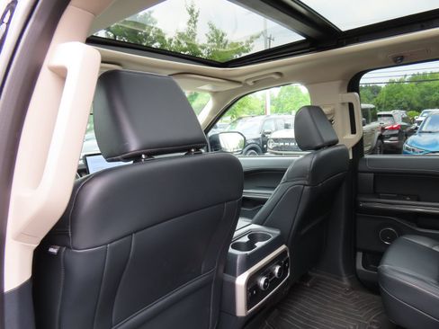 Used 2024 Ford Expedition Max XLT AWD/4WD image 31