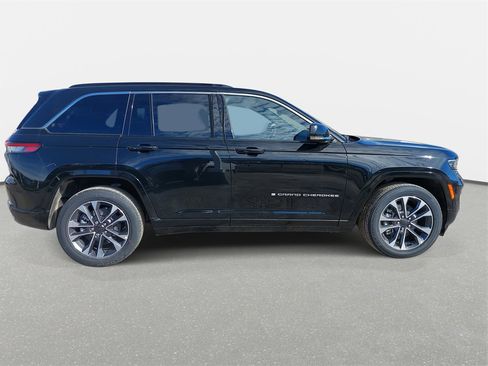 New 2024 Jeep Grand Cherokee Overland w/ Luxury Tech Group IV image 4