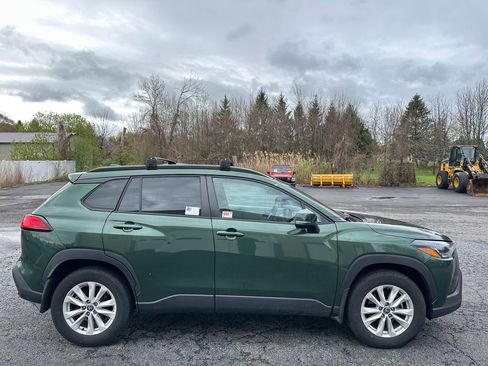 Used 2022 Toyota Corolla Cross LE w/ Moonroof Package AWD/4WD image 10