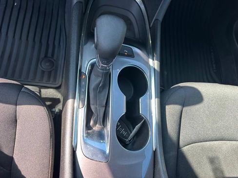 Used 2022 Chevrolet Malibu LS FWD image 19