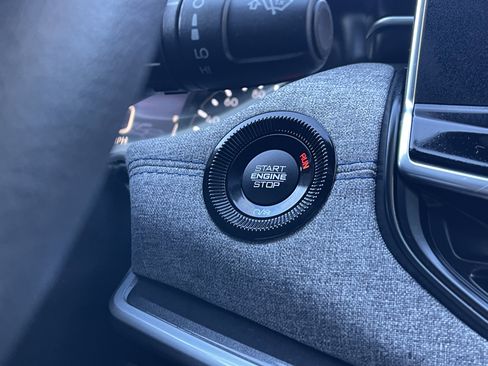 Used 2024 Jeep Compass Sport image 30