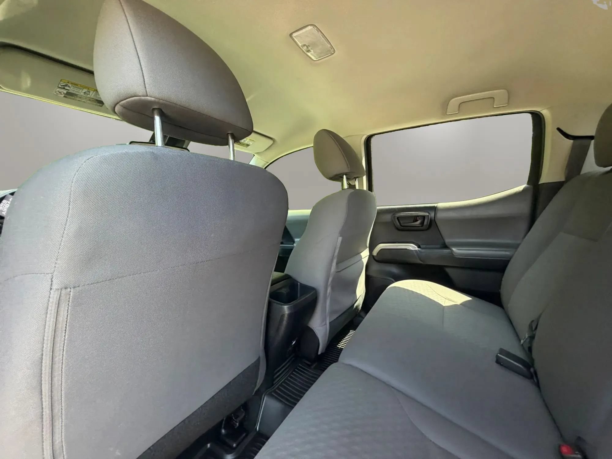 Used 2020 Toyota Tacoma SR5 AWD/4WD image 16