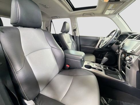 Used 2023 Toyota 4Runner SR5 Premium w/ Moonroof Package RWD image 31