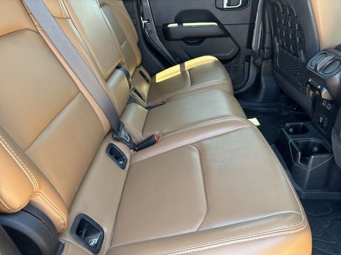 Used 2020 Jeep Gladiator Rubicon w/ Uconnect 4C Nav & Sound Group image 23
