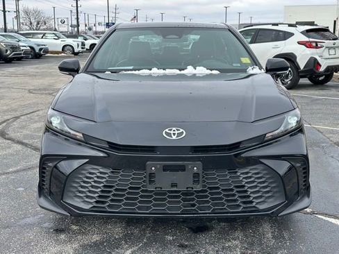 Used 2025 Toyota Camry SE image 2