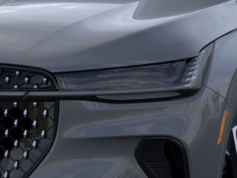 New 2025 Lincoln Nautilus Reserve image 18