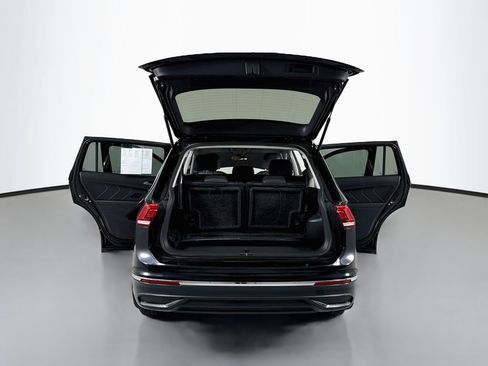 Used 2023 Volkswagen Tiguan SE FWD image 22