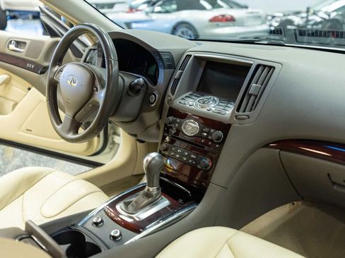 Used 2011 INFINITI G37 Journey w/ Premium Pkg image 13