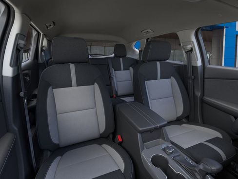 New 2025 Chevrolet Blazer LT image 40