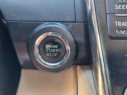 Used 2012 Toyota Camry XLE w/ Convenience Pkg FWD image 25