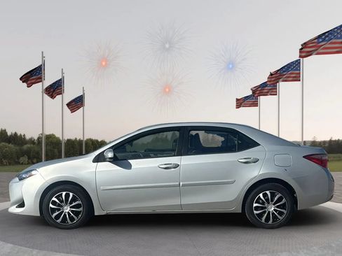 Used 2017 Toyota Corolla L FWD image 3