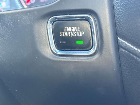 Used 2018 GMC Acadia SLT image 22