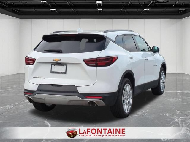 Used 2025 Chevrolet Blazer LT w/ Sound & Technology Package AWD/4WD image 5