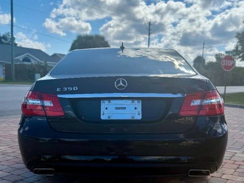 Used 2010 Mercedes-Benz E 350 4MATIC Sedan image 4