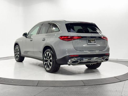 Used 2025 Mercedes-Benz GLC 350e 4MATIC w/ Driver Assistance Package image 29