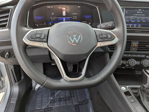 Used 2023 Volkswagen Jetta SE w/ Panoramic Sunroof Package image 19