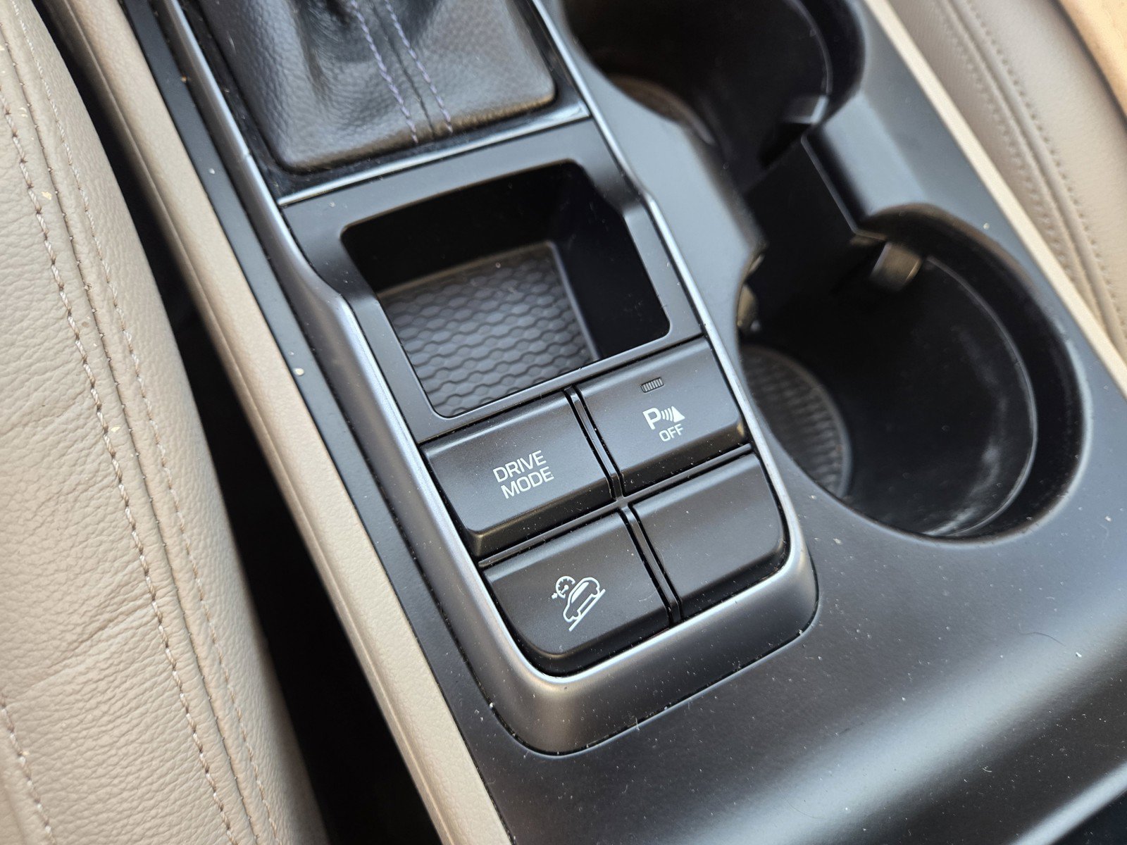 Used 2016 Hyundai Tucson Limited w/ Option Group 03 FWD image 16