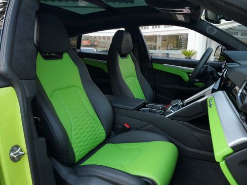 Used 2022 Lamborghini Urus AWD/4WD image 8