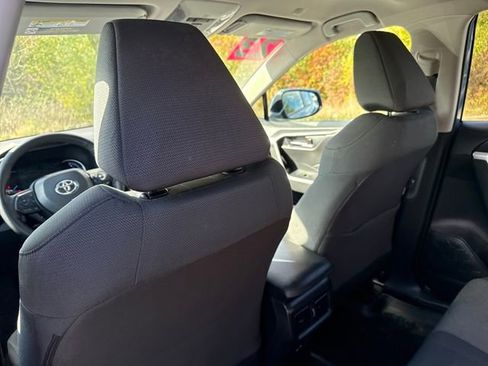 Used 2023 Toyota RAV4 AWD Hybrid image 20