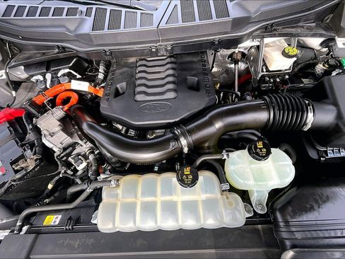 Used 2023 Ford F150 Limited image 8