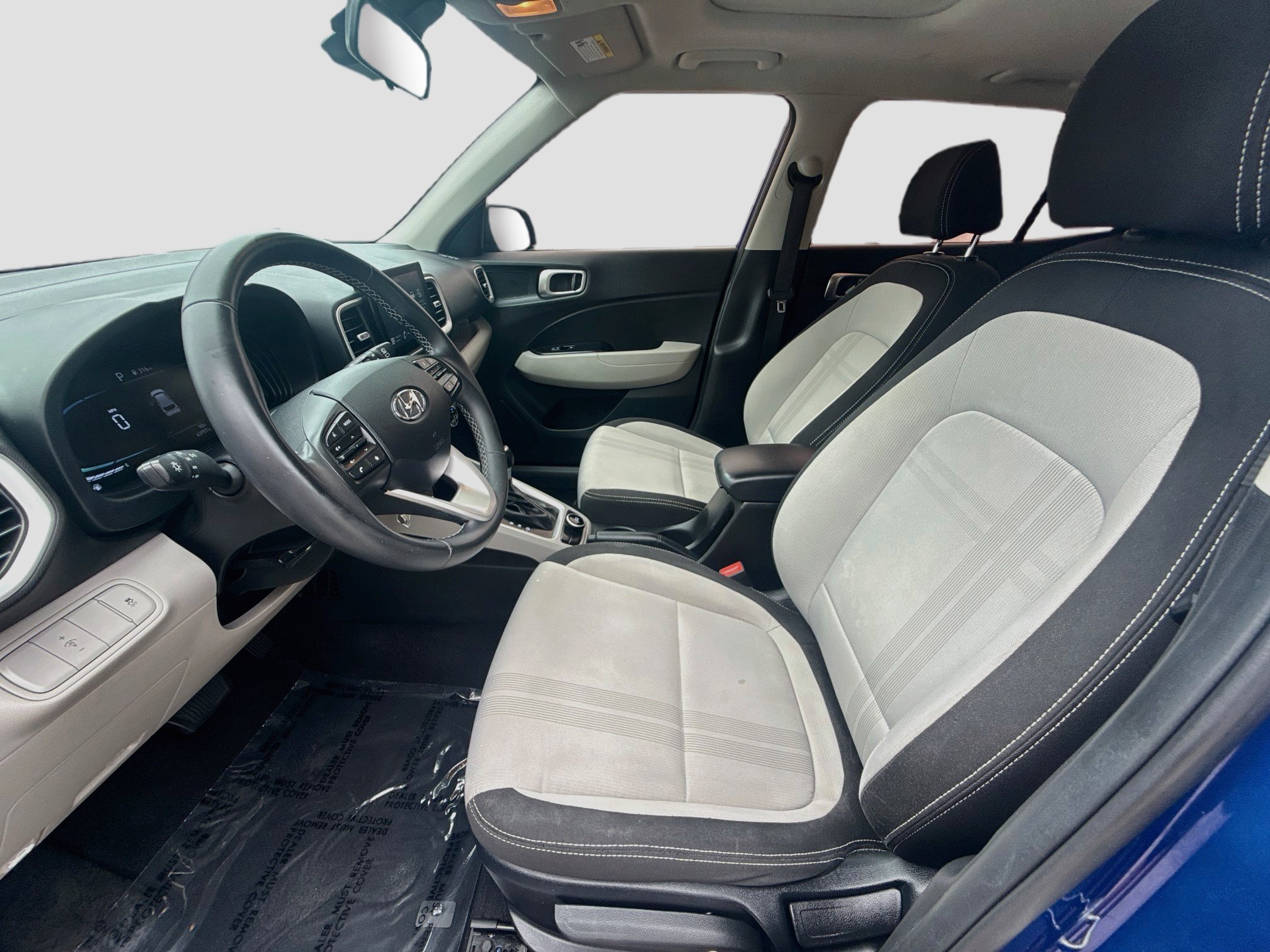 Used 2023 Hyundai Venue SEL FWD image 16