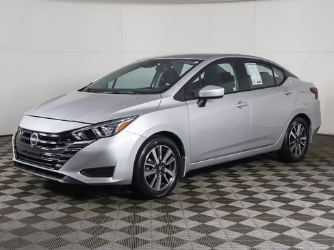 Used 2024 Nissan Versa SV w/ Trunk Package image 5