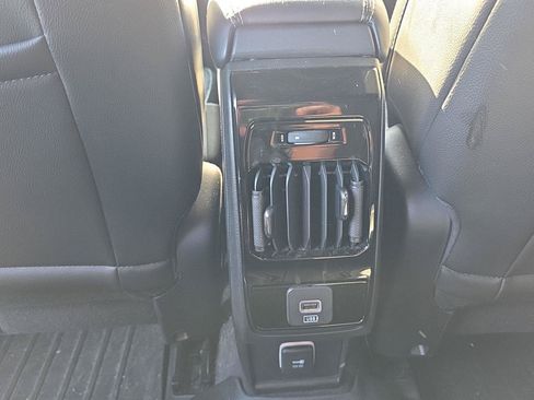Used 2022 Jeep Compass Latitude FWD image 17